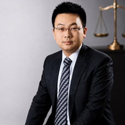 何明修